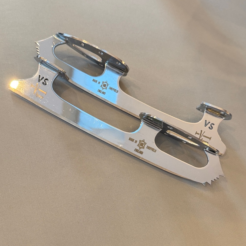 MK Vision Synchro Ice Skate Blades 9.25 with custom guards